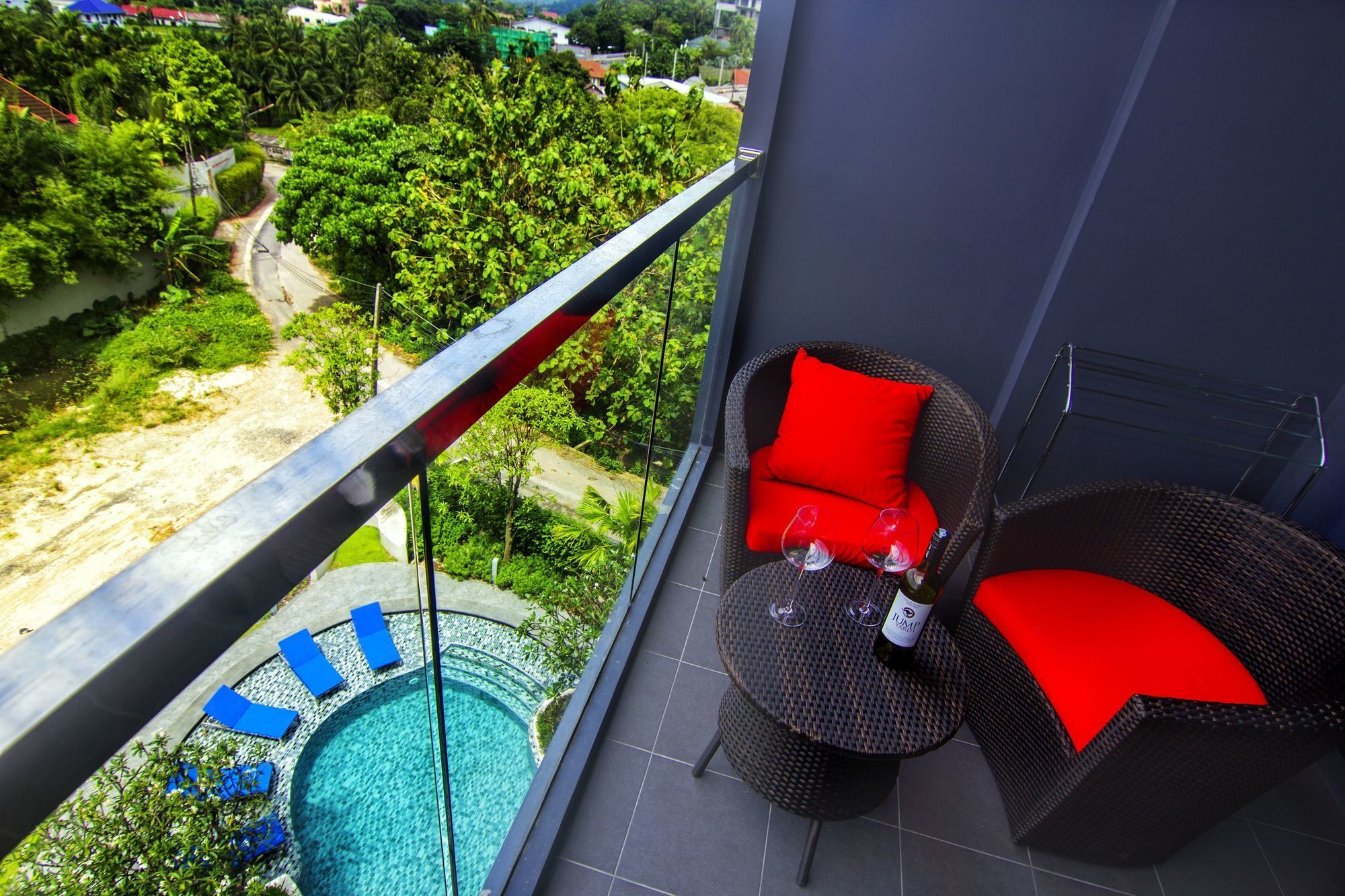 The Aristo By Holy Cow 201 Phuket Exterior foto