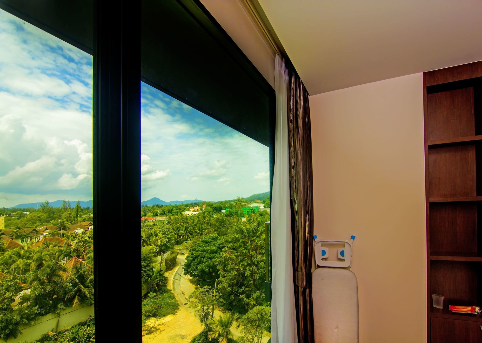The Aristo By Holy Cow 201 Phuket Exterior foto