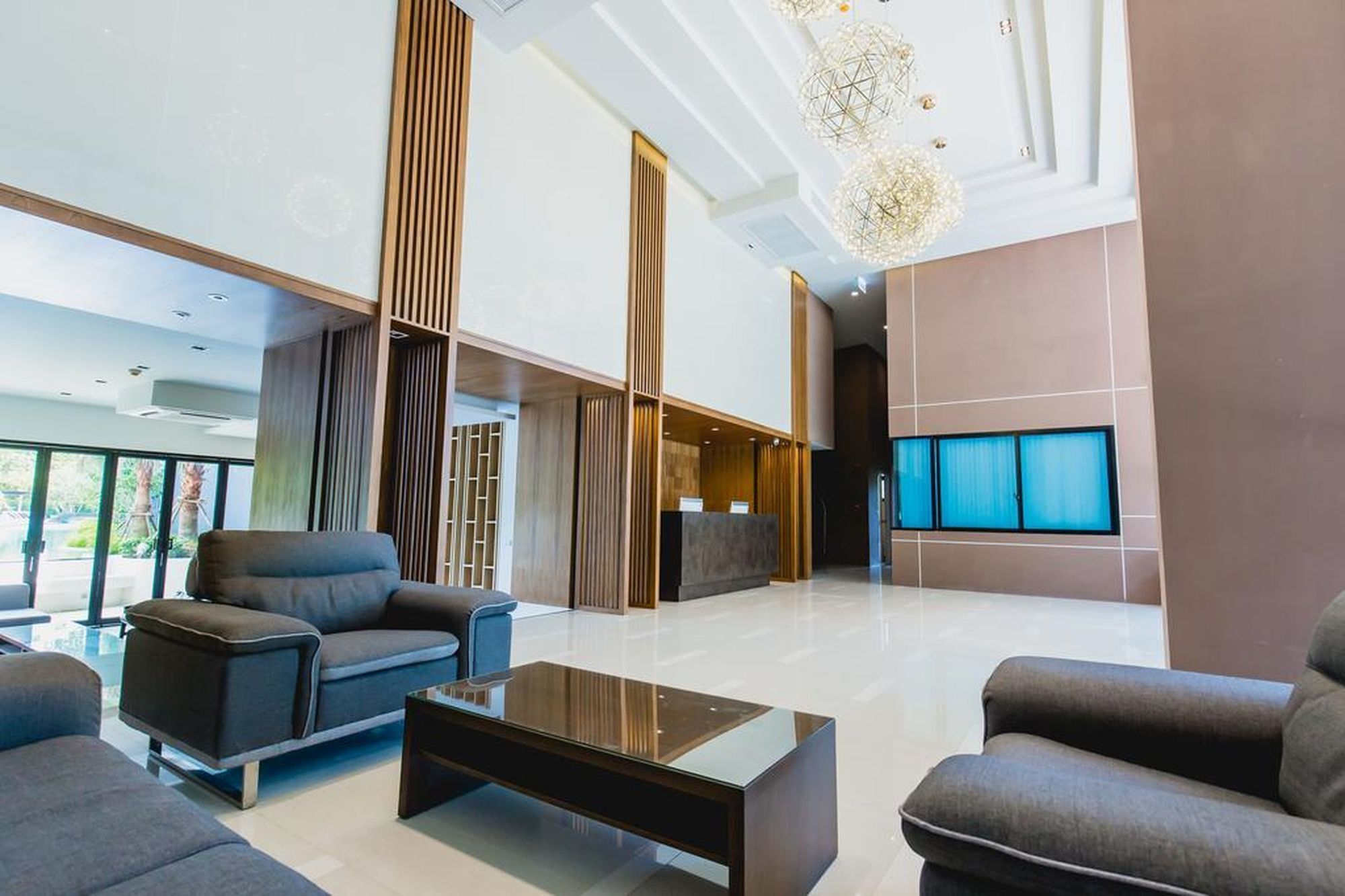 The Aristo By Holy Cow 201 Phuket Exterior foto