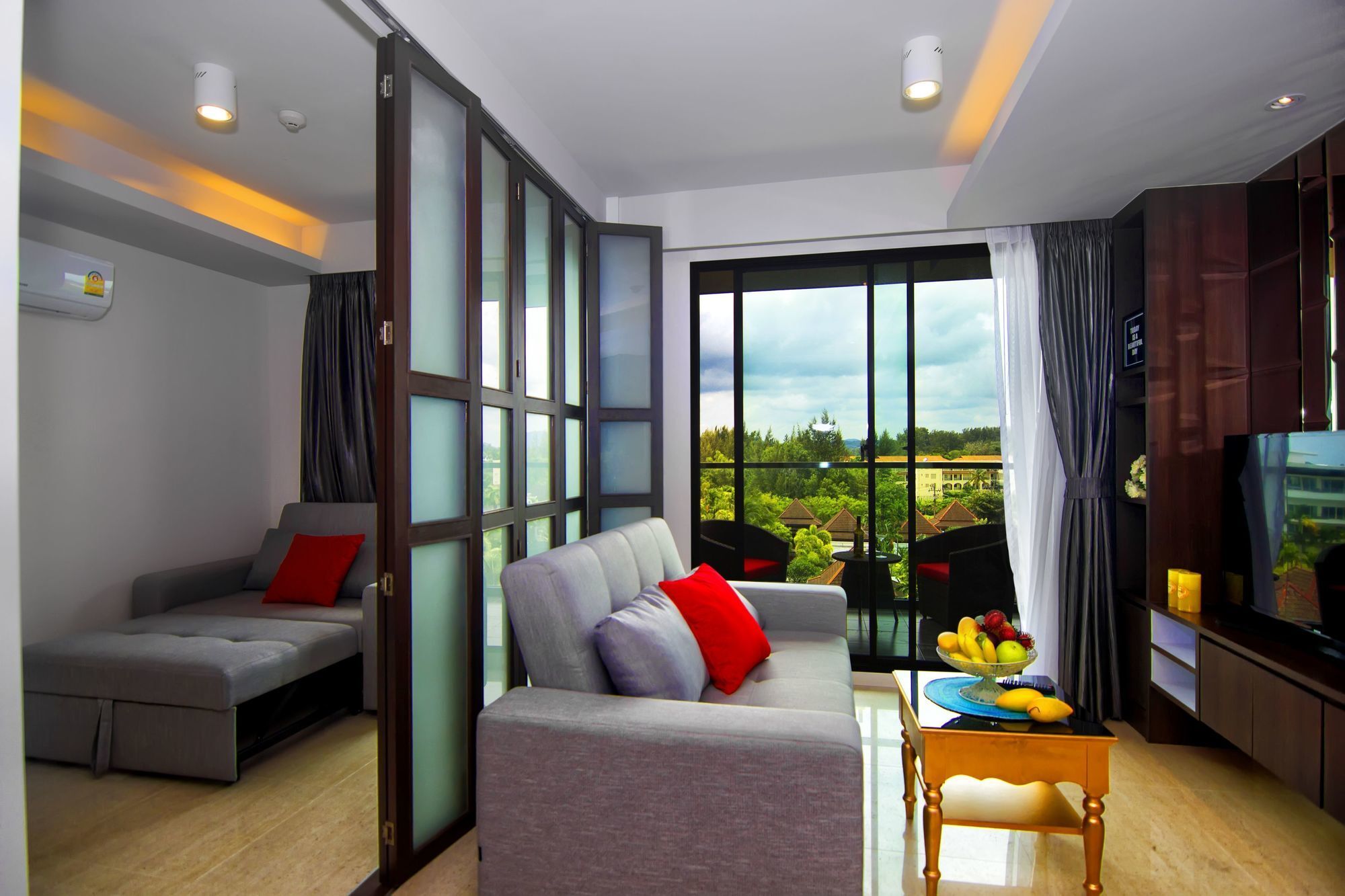 The Aristo By Holy Cow 201 Phuket Exterior foto